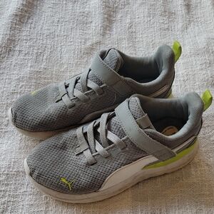 Puma Runners Velcro Boys US1